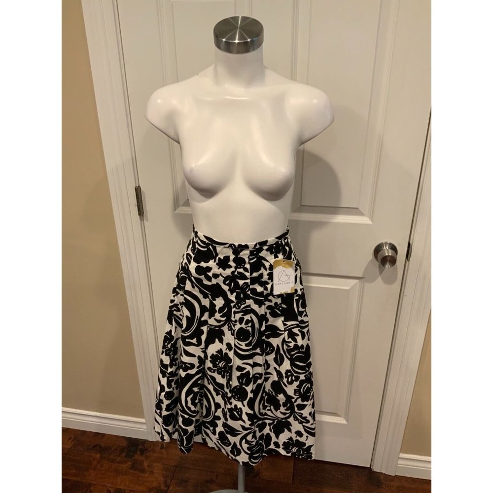 SAMANTHA SUNG Monochrome Floral A-Line Skirt